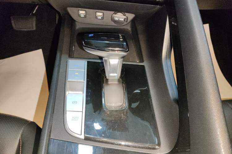 Used Hyundai Elantra 2022 1.5L CVT 20th Anniversary Edition Gear Lever