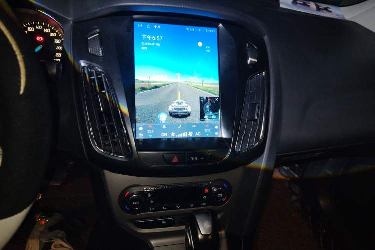 Used Ford Focus 2012 Sedan 1.6L Automatic Fashion Edition
