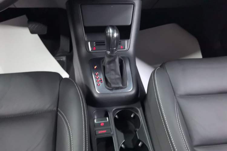 Used Volkswagen Tiguan 2016 300TSI Automatic Two-Wheel Drive Comfort Edition Gear Lever