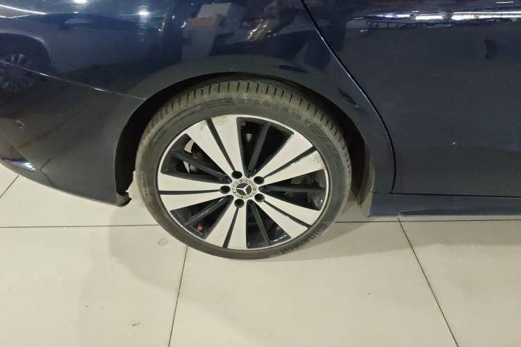 Used Mercedes-Benz CLA 2017 Facelifted CLA 200 Stylish Edition Right Rear Wheel Hub