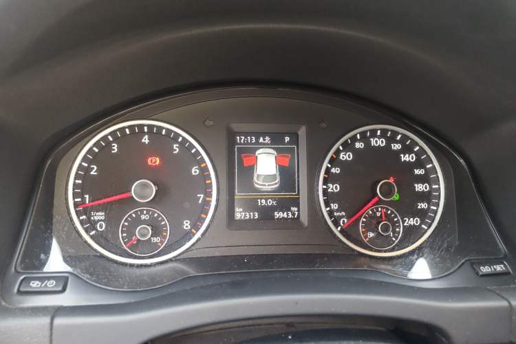 Used Volkswagen Tiguan 2016 300TSI Automatic Two-Wheel Drive Luxury Edition Instrument Cluster