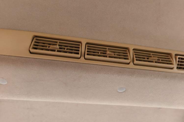 Used CHANGAN KAICHENG Ounuo S 2014 1.5L Elite Model Headliner