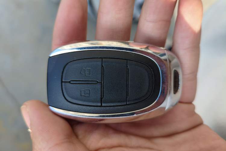 Used SAIC MAXUS G20 2021 Facelifted PLUS 2.0T Gasoline Automatic Luxury Edition
