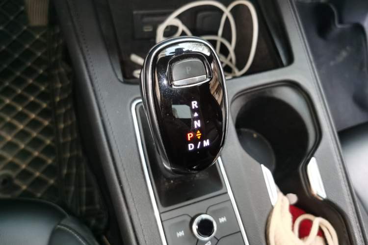 Used Cadillac XT4 2018 28T Two-Wheel-Drive Luxury Model Gear Lever