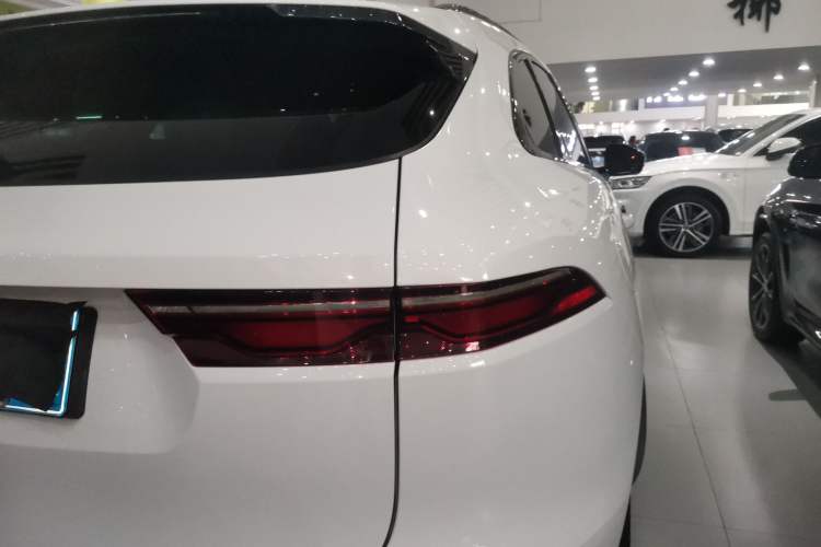 Used Jaguar F-PACE 2022 P250 R-Dynamic BLACK
