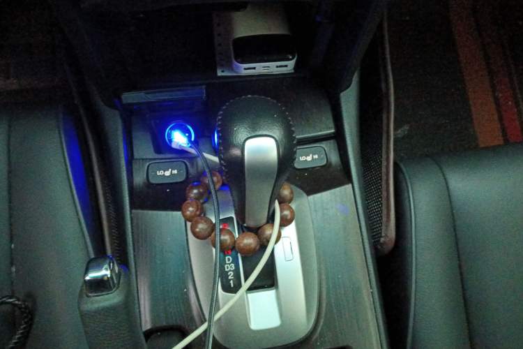 Used Honda Crosstour 2016 2.4L Luxury Edition Gear Lever