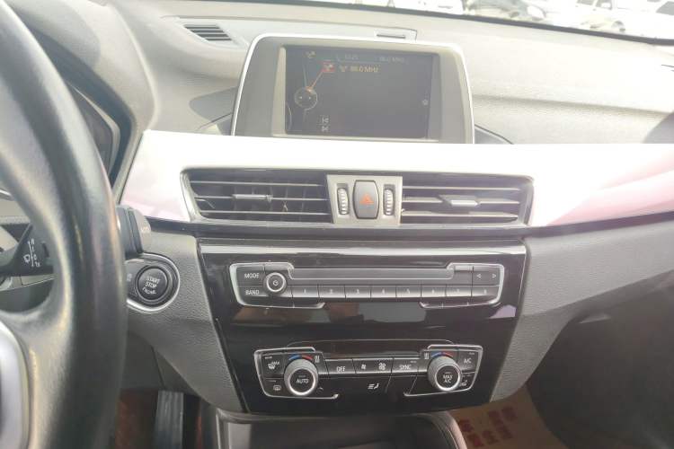 Used BMW X1 2016 sDrive18Li Fashion Model