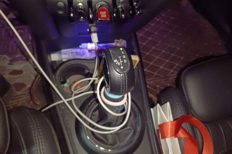 Used MINI Countryman 2018 2.0T COOPER S ALL4 Artist Gear Lever