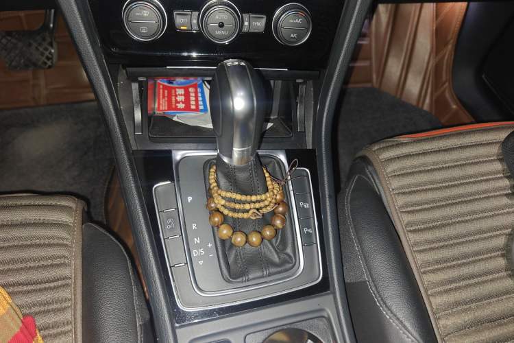 Used Volkswagen Golf 2014 1.4TSI Luxury Travel Edition Gear Lever