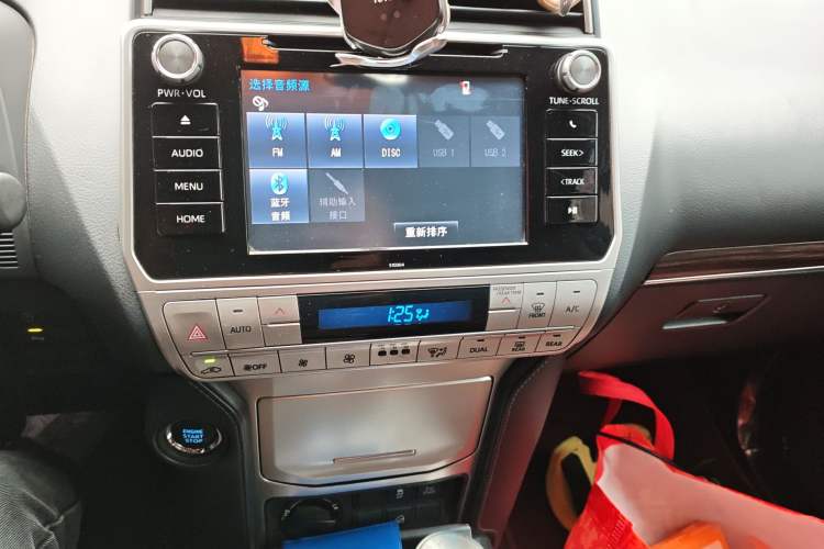 Used Toyota Prado 2018 3.5L Automatic TX-L Audio And AC Panel