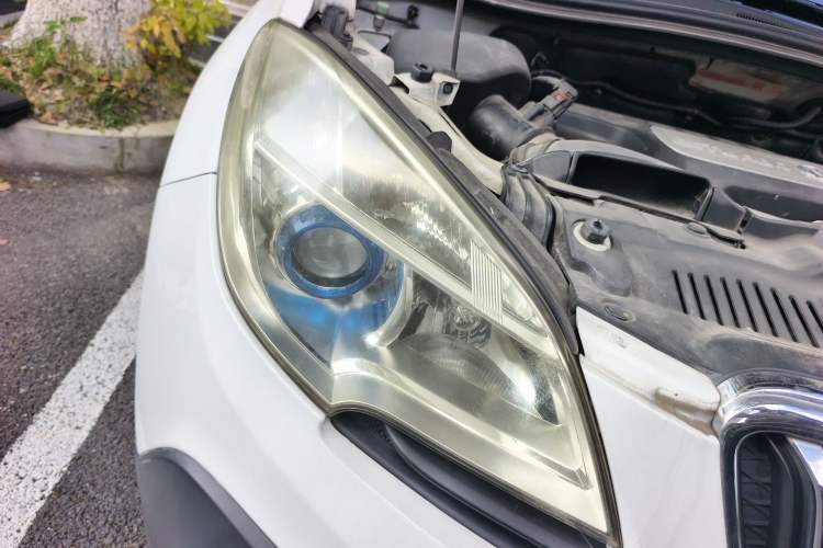 Used Buick Encore 2015 1.4T Automatic Two-Wheel Drive Urban Elite Version
