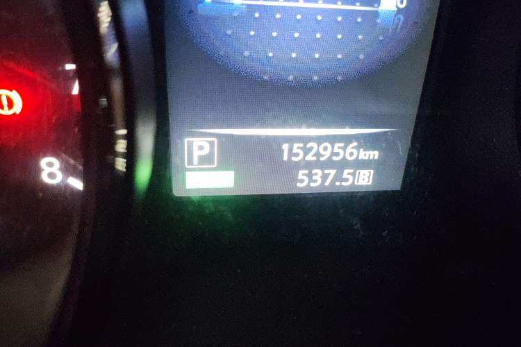 Used Nissan Qashqai 2016 2.0L CVT Luxury Edition Odometer Close Up