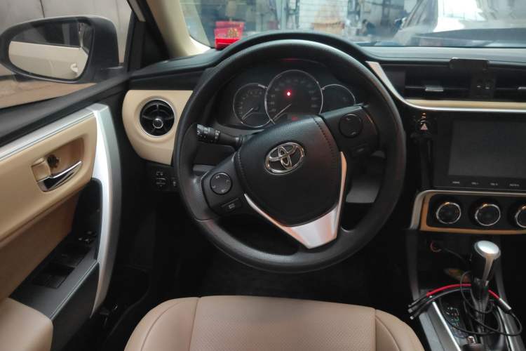 Used Toyota Levin 2017 Revised 185T CVT Elite Edition China V Standard Steering Wheel