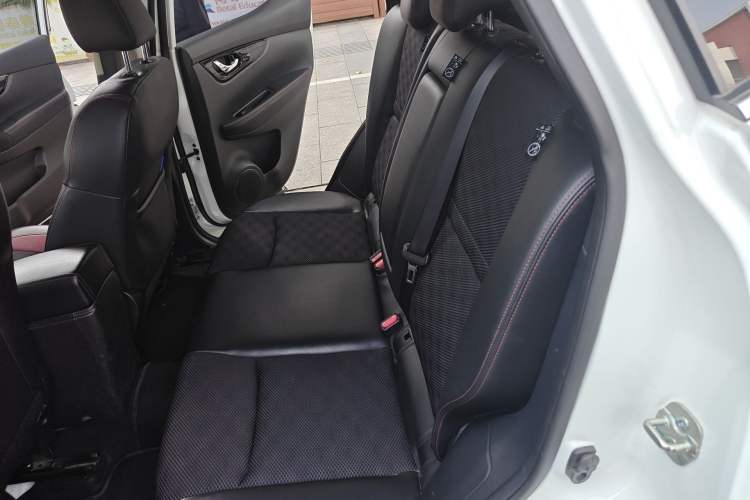 Used Nissan Qashqai 2017 2.0L CVT Luxury Edition China V Standard Left Rear Seat