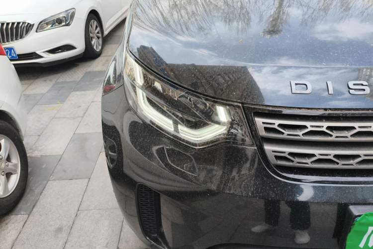 Used Land Rover Discovery 2018 2.0T SE Right Front Headlight