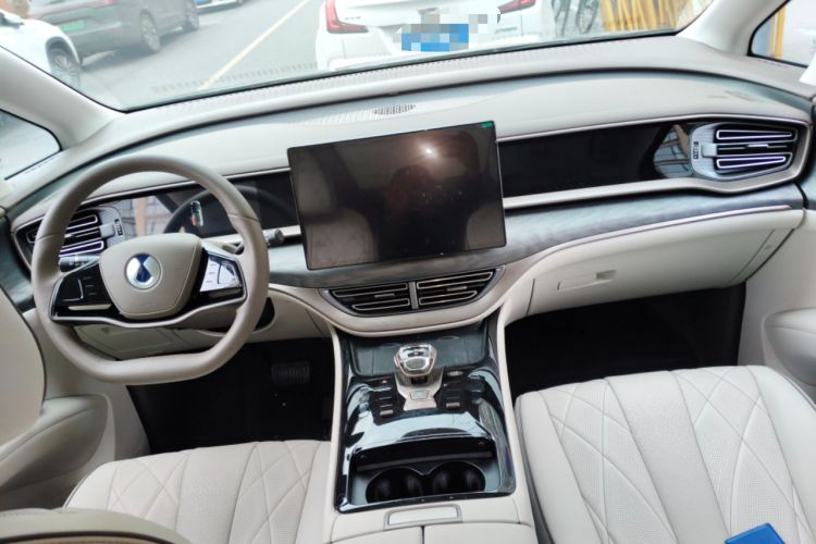 Used Denza D9 2022 DM-i 945 Luxury Model
