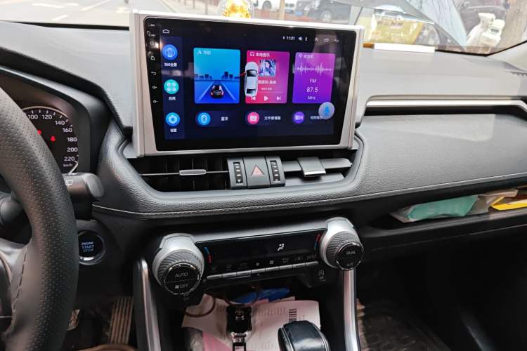 Used Toyota Wildlander 2022 2.0L CVT Four-Wheel Drive Luxury Edition Audio And AC Panel