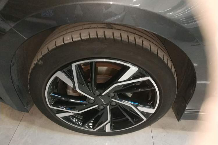 Used Lynk & Co 03 2023 2.0TD DCT JingPro
