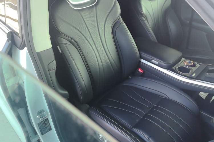 Used XPeng G9 2022 650 Performance Edition Max Right Front Seat