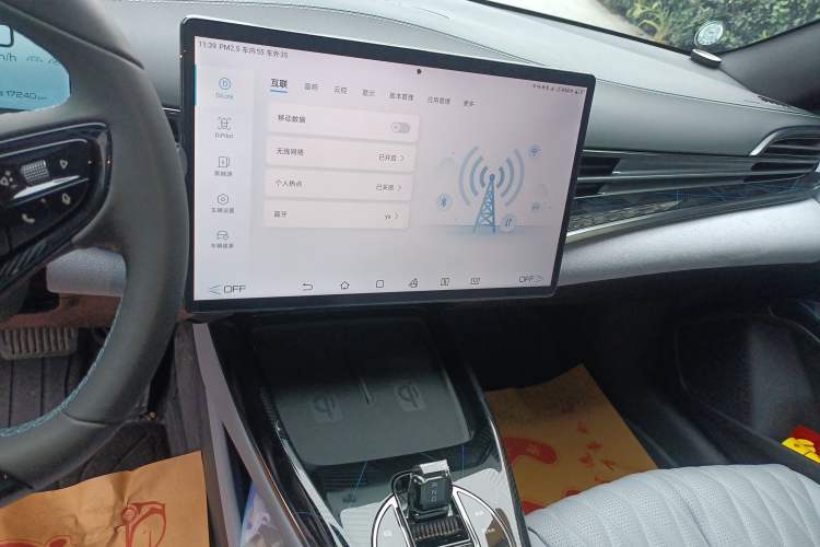 Used BYD Seal 2022 700 km Long-Range Rear-Wheel-Drive Version Audio And AC Panel