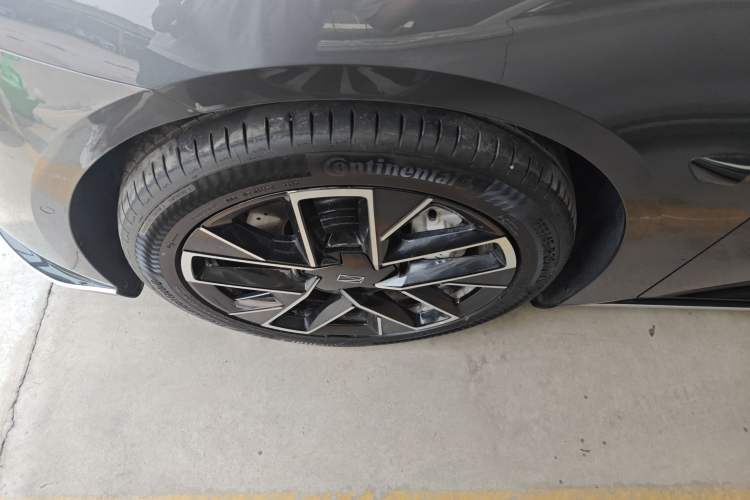 Used Avatr 06 2025 Ultra Pure Electric Edition Exterior 4