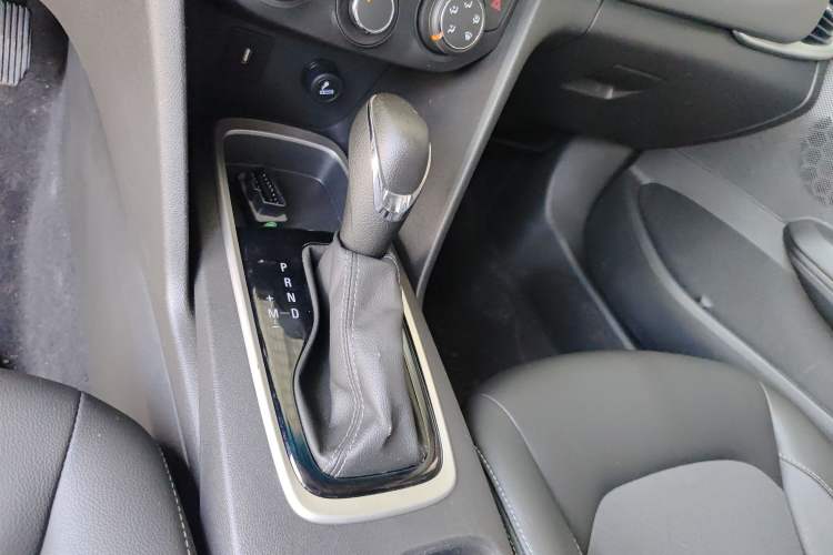 Used Chevrolet Cavalier 2019 320 Automatic Xinyue Edition Gear Lever