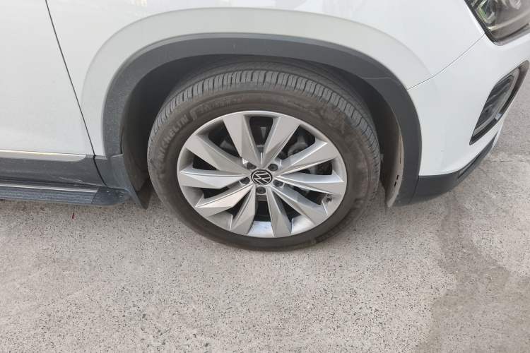 Used Volkswagen Tayron 2022 380TSI Four-Wheel Drive Luxury Connected Pro Version Right Front Wheel Hub