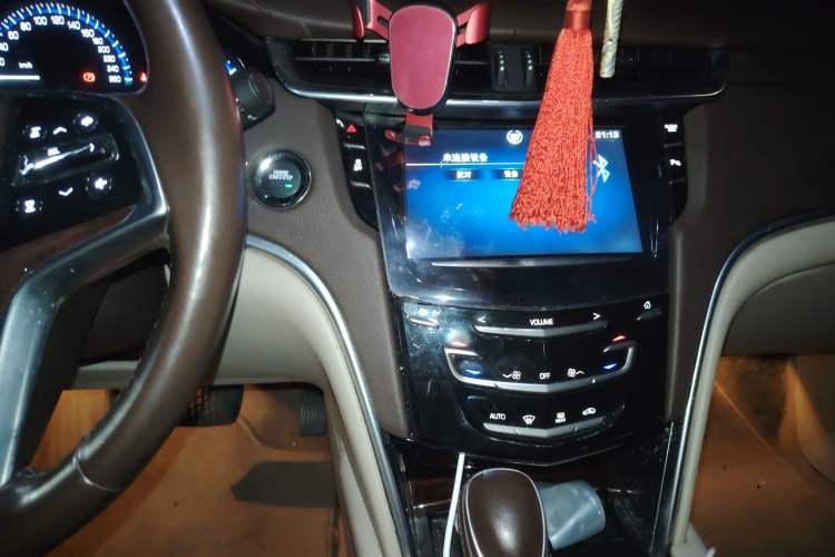 Used Cadillac XTS 2013 28T Comfort Model
