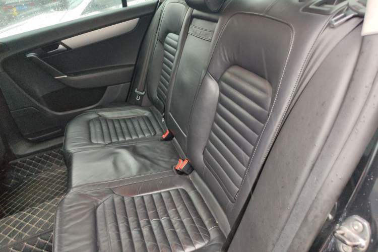 Used Volkswagen Magotan 2013 1.8TSI Premier Model Left Rear Seat