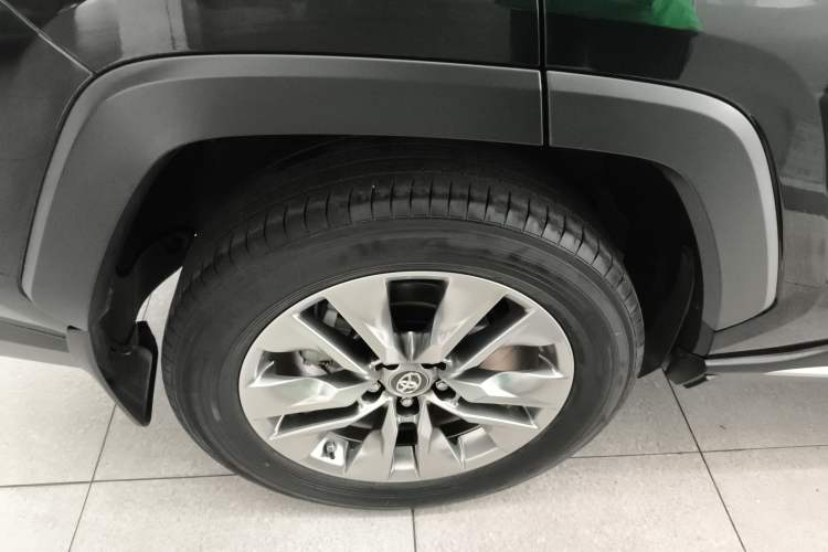 Used Toyota Wildlander 2022 2.0L CVT Two-Wheel Drive Luxury PLUS Edition Exterior 5