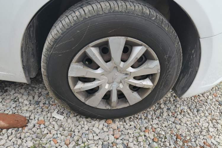 Used Chevrolet Cruze 2015 1.5L Classic SL MT Right Front Wheel Hub