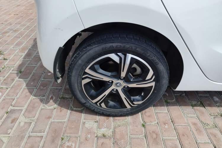Used CHANGAN Benni E-Star 2022 Qingxin Edition Colorful Model Lithium Iron Phosphate Right Rear Wheel Hub