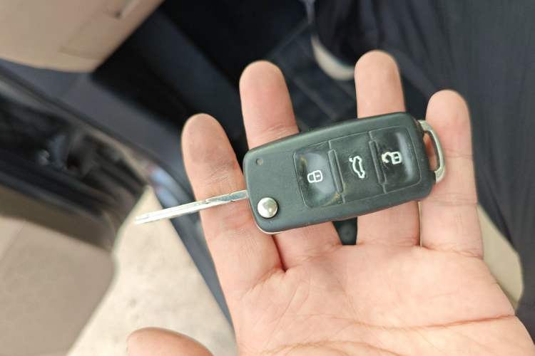 Used Volkswagen Touran 2015 1.4T DSG Comfort Edition 5 Seats Interior 1