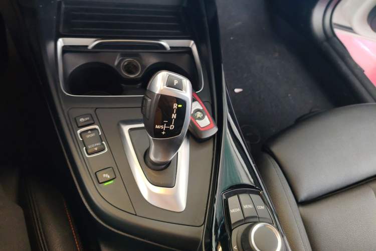 Used BMW 2 Series 2018 220i Convertible Coupe Sports Design Package
