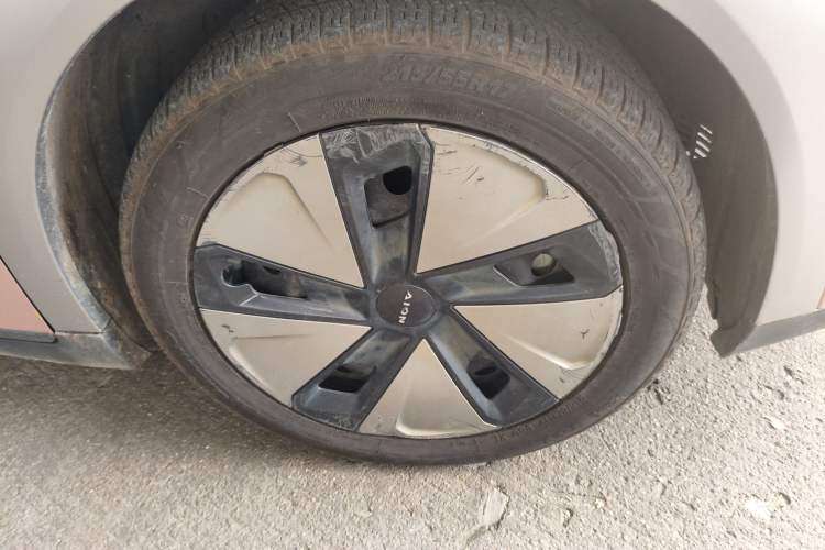 Used AION Y 2022 Plus 70 Enjoy Edition Right Front Wheel Hub