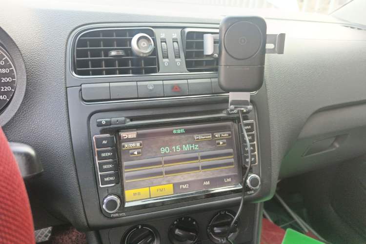 Used Volkswagen Polo 2011 1.4L Manual ZhiLe Edition Audio And AC Panel