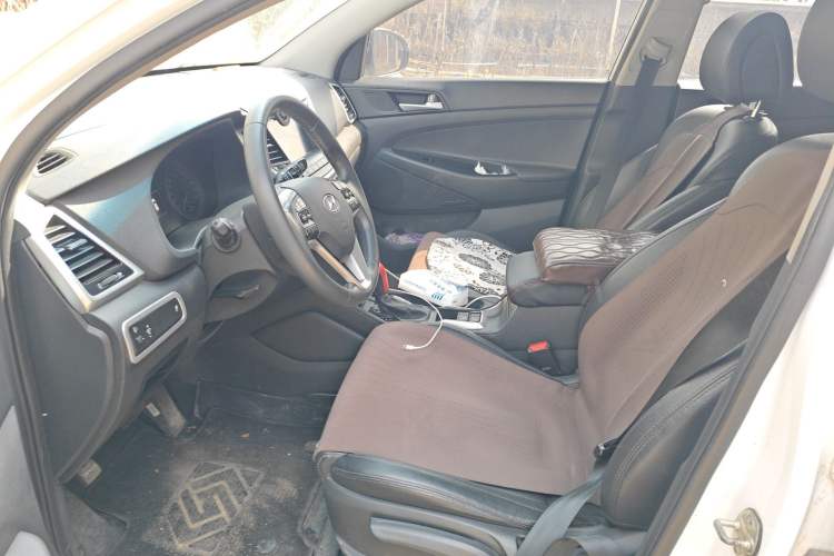 Used Hyundai Tucson 2015 1.6T Dual-Clutch Two-Wheel-Drive Smart Model Driver Seat