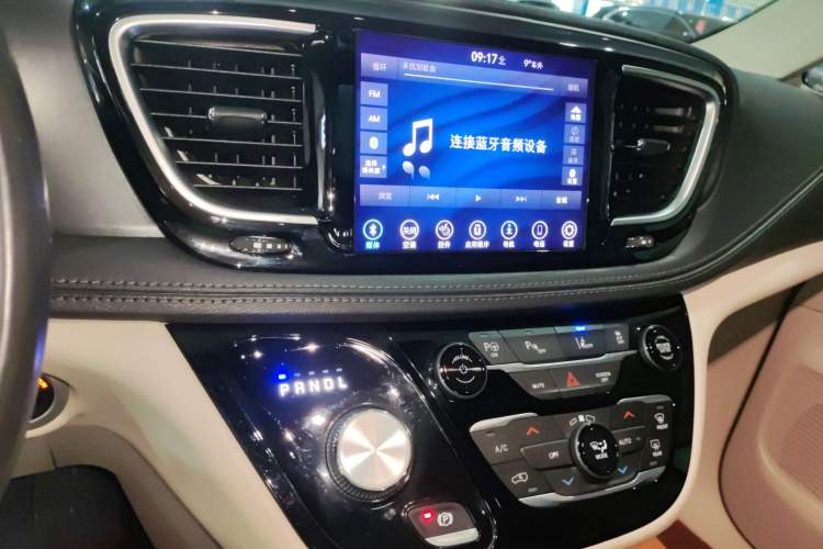 Used Chrysler Grand Voyager PHEV 2019 3.6L Plug-in Hybrid
