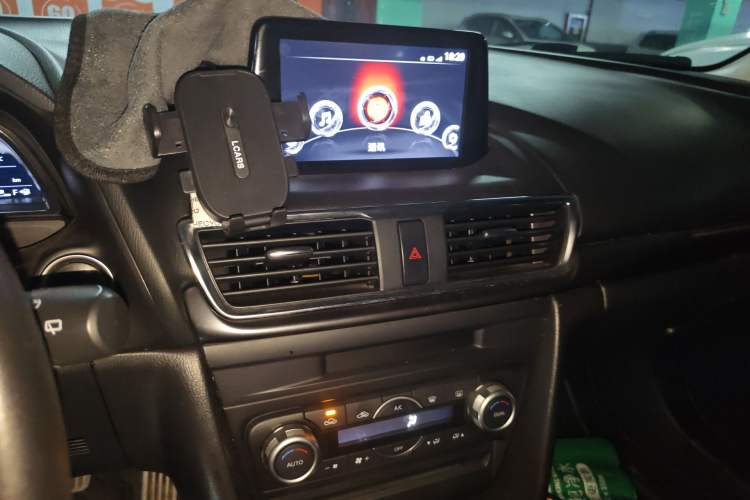 Used Mazda 3 Axela 2017 Hatchback 2.0L Automatic Sport Model China V Emission Standard
