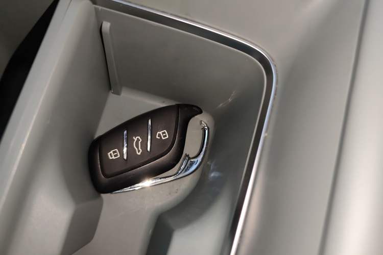 Used Roewe D6 2025 450km Deluxe Edition