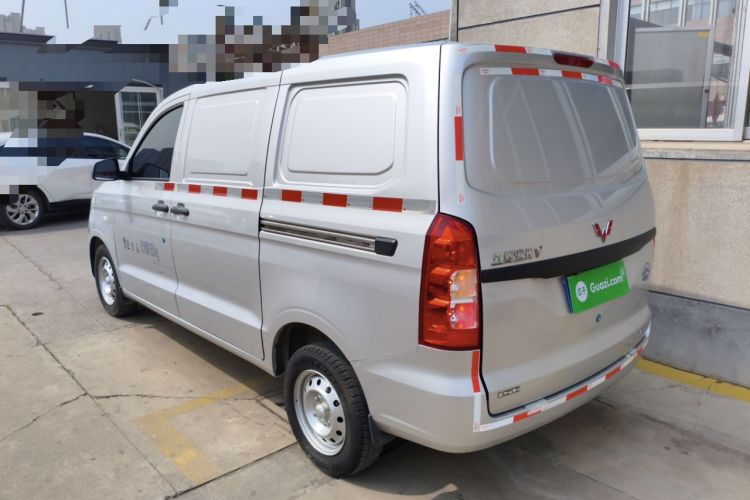 Used Wuling Hongguang V 2022 1.5L Jingqu Edition Enclosed-Window Vehicle with Electric Power Steering LAR

