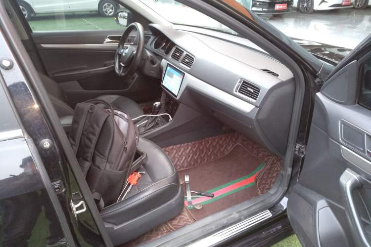 Used Volkswagen Lavida 2017 1.6L Automatic Comfort Edition
