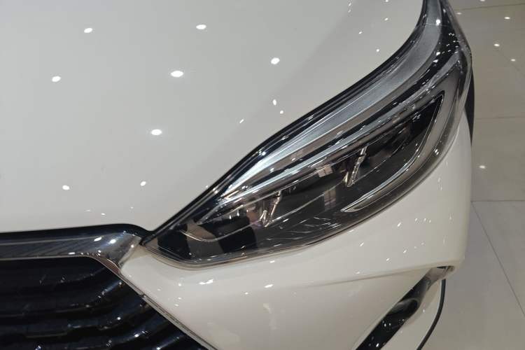 Used Toyota YARiS L Zhi Xuan 2022 X-Trail 1.5L CVT Luxury PLUS Edition Left Front Headlight