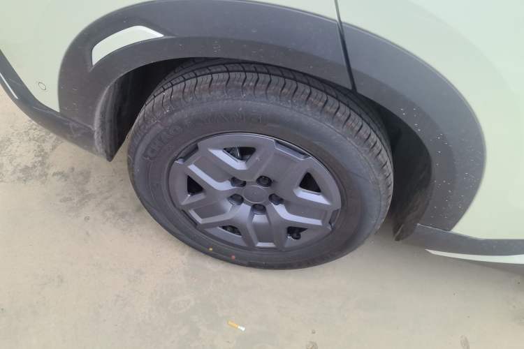 Used BYD Yuan UP 2025 Intelligent Driving Version 401 KM Dynamic Edition Exterior 5