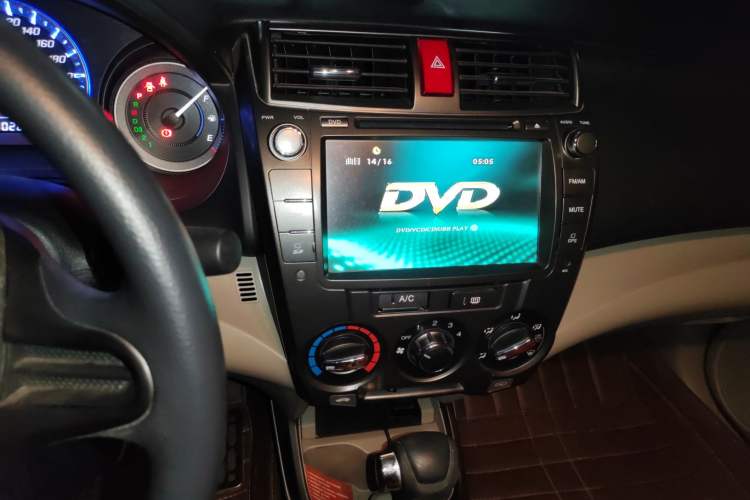 Used Honda City Classic 2012 1.5L Automatic Elite Edition Audio And AC Panel