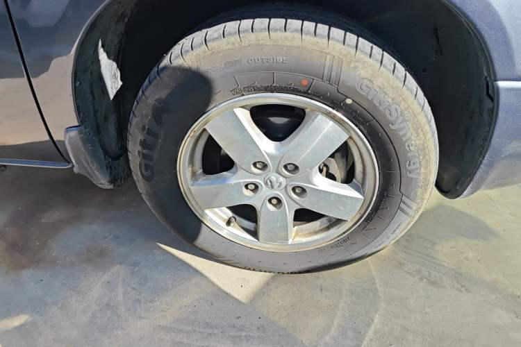 Used Dodge Grand Caravan 2007 3.0L Classic Edition Right Front Wheel Hub