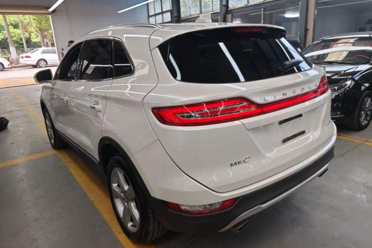 Used Lincoln MKC 2017 2.0T Two-Wheel Drive Deluxe Edition
