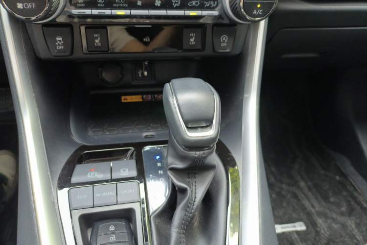 Used Toyota RAV4 2024 2.0L CVT Two-Wheel Drive Fashion Plus Edition Gear Lever