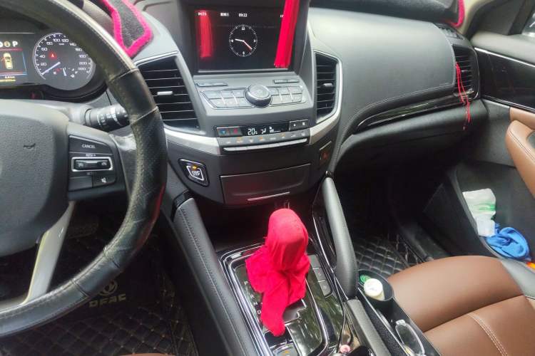 Used Dongfeng Aeolus AX7 2018 Classic 1.6T Automatic Luxury Model Audio And AC Panel