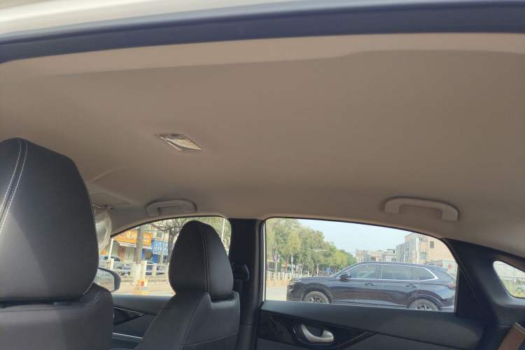 Used Venucia D60 2023 PLUS 1.6L XE CVT Trendy Edition